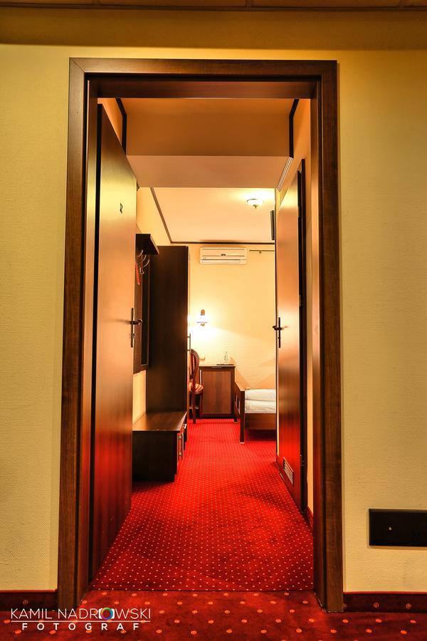 Hotel Zodiak 拉多姆斯科 外观 照片